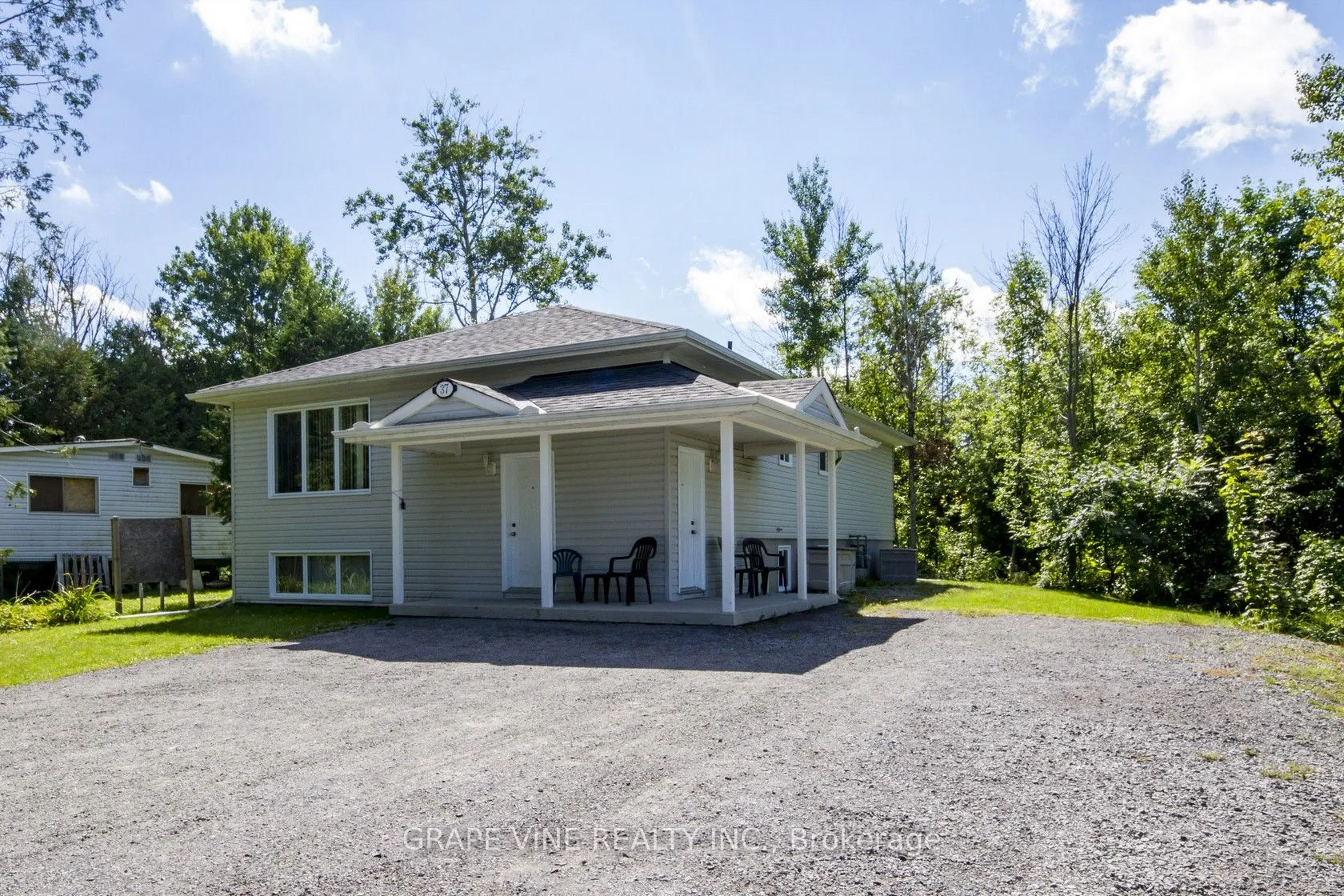 37 Cloverloft Court, Stittsville - Munster - Richmond, ON K2S 1T3