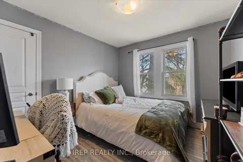 394 Crawford Avenue, Windsor, ON N9A 5C4