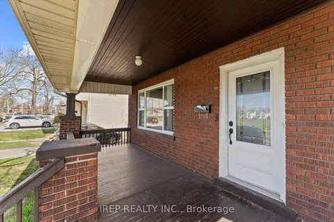 394 Crawford Avenue, Windsor, ON N9A 5C4