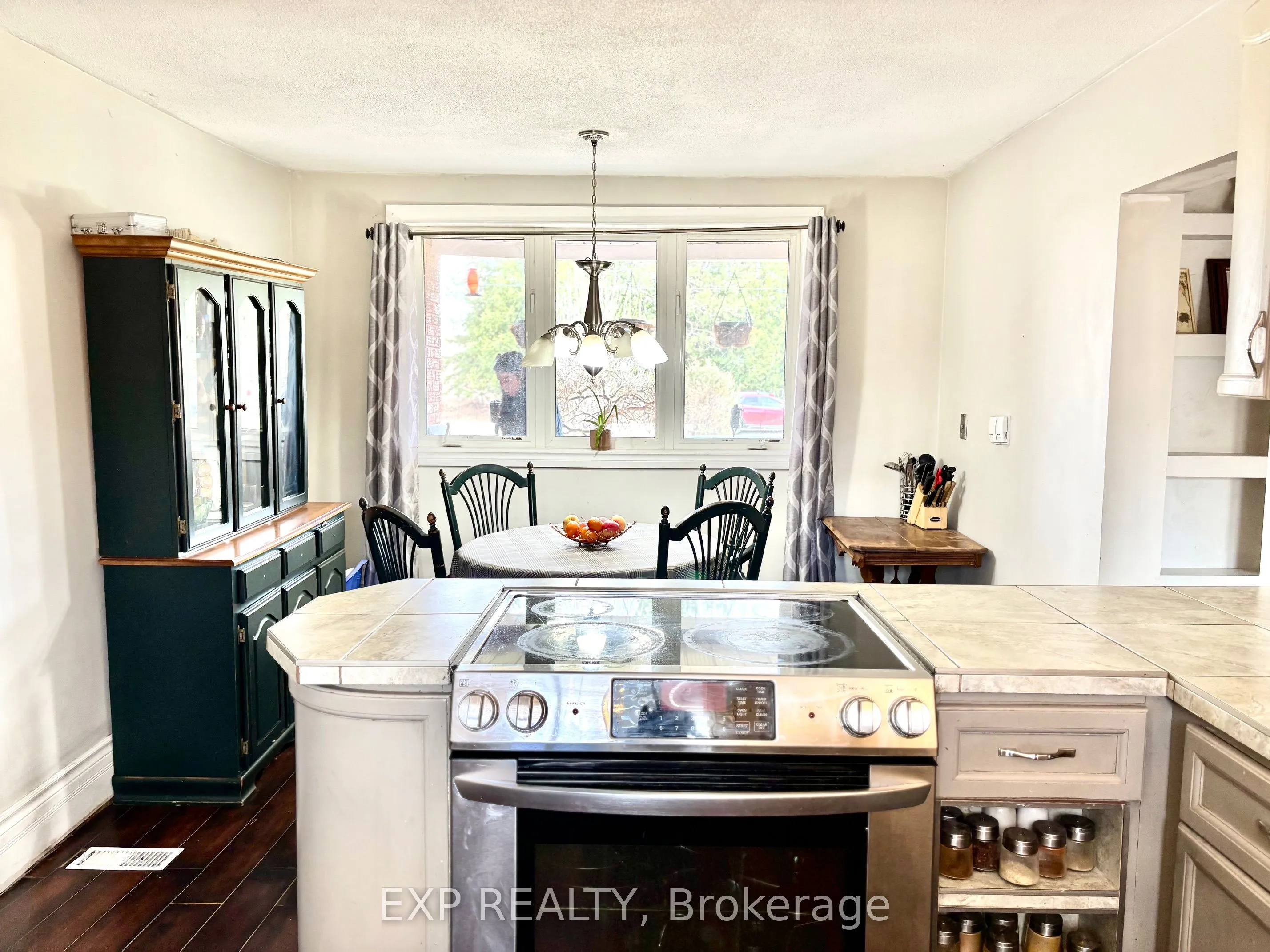 4 Roche Street, ON K0J 2A0