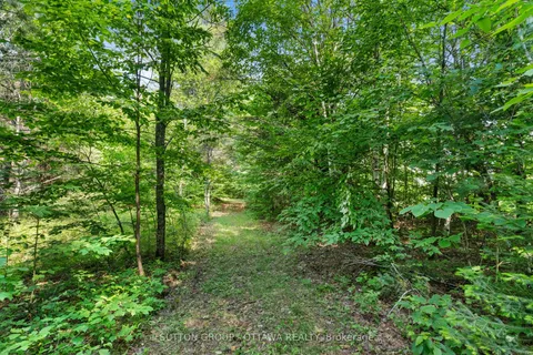 1448 Woito Station Road, ON K8A 6W6