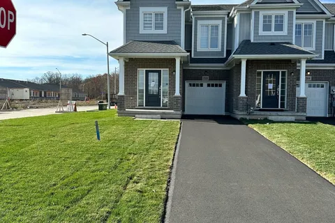 210 Sunflower Place, Welland, ON L3B 5N8