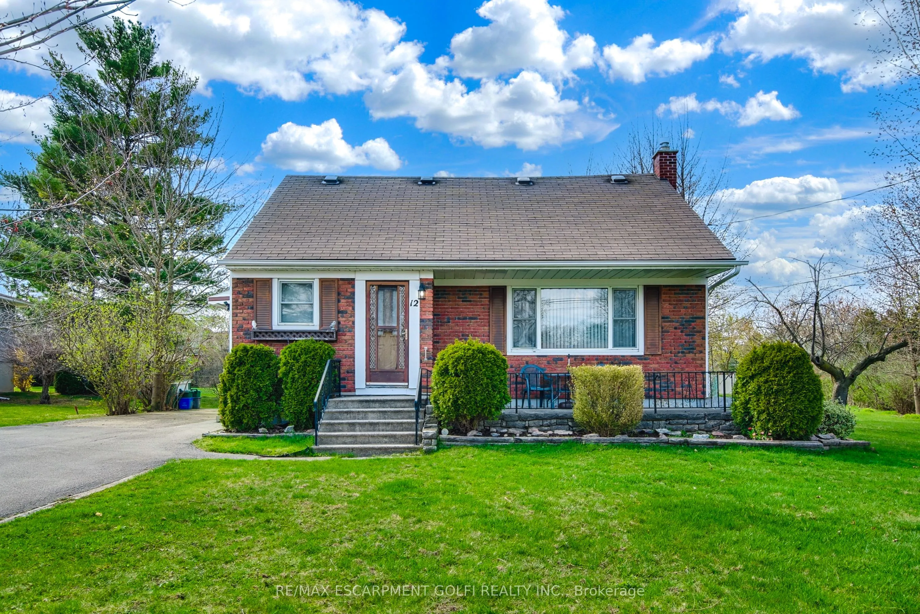 12 Valley Road, St. Catharines, ON L2S 1Y6