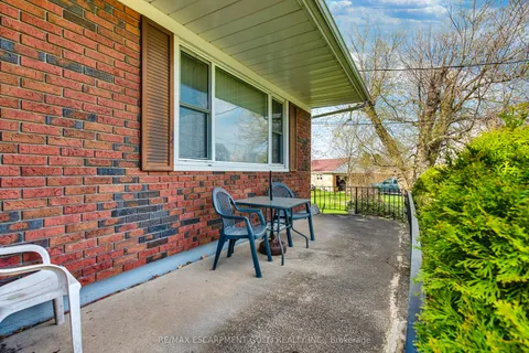 12 Valley Road, St. Catharines, ON L2S 1Y6