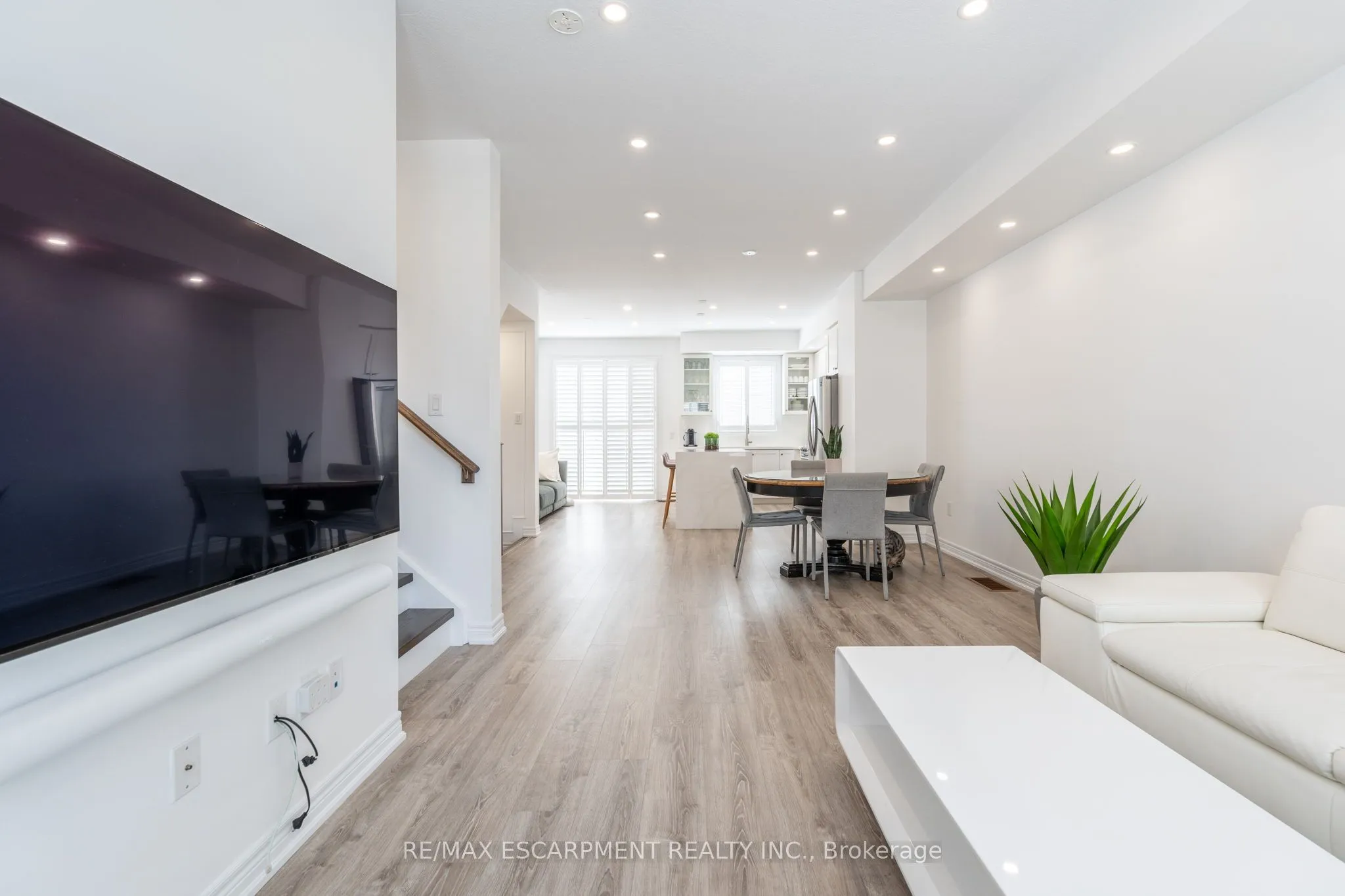 16 Place Polonaise Drive, Grimsby, ON L3M 0H3