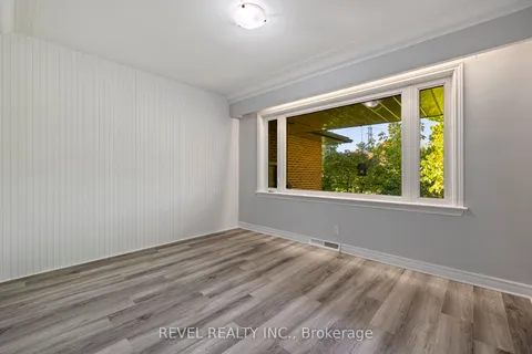40 Bertram Drive, Hamilton, ON L9H 4T3