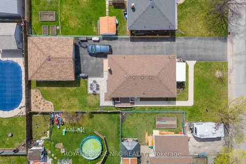 15 Kilgour Avenue, Welland, ON L3C 2P8