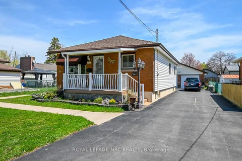 15 Kilgour Avenue, Welland, ON L3C 2P8