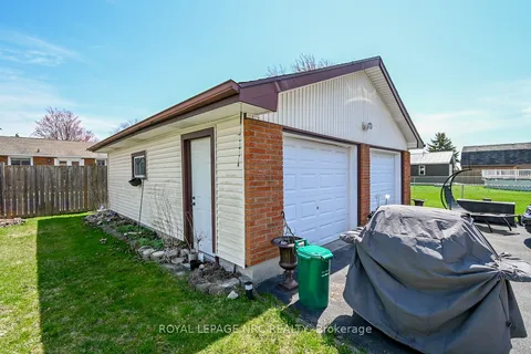 15 Kilgour Avenue, Welland, ON L3C 2P8