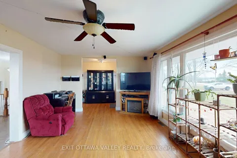 2047 Lapasse Road, Whitewater Region, ON K0J 1C0