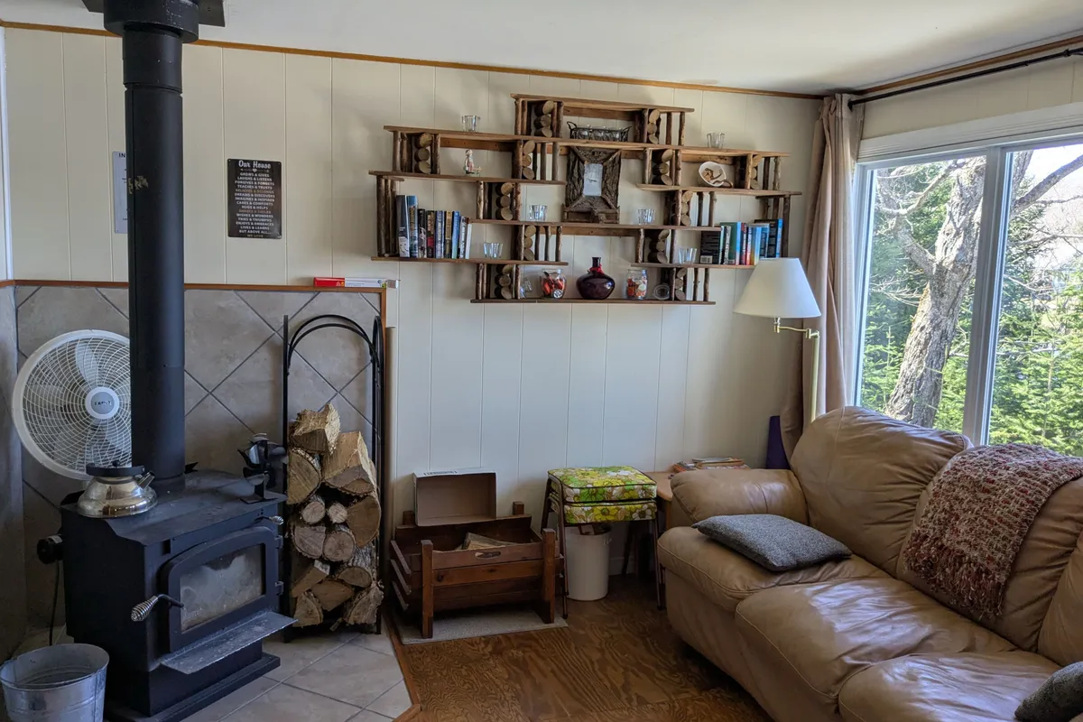 16 Machar Point, South River, ON P0A 1X0