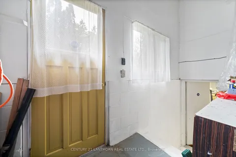 4 Hope Crescent, Belleville, ON K8P 4S2