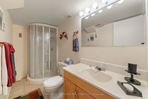 4 Hope Crescent, Belleville, ON K8P 4S2