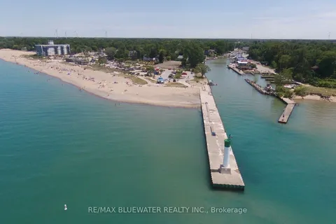 10112 Edmonds Boulevard, Lambton Shores, ON N0M 1T0