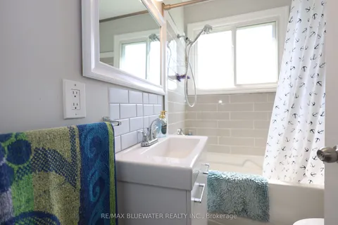 7597 Biddulph Street, Lambton Shores, ON N0M 2L0