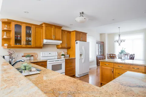 150 Brooker Boulevard, Blue Mountains, ON L9Y 0M2