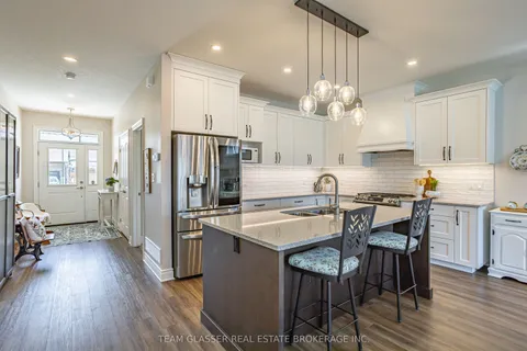 176 BOARDWALK Way, Thames Centre, ON N0L 1G2
