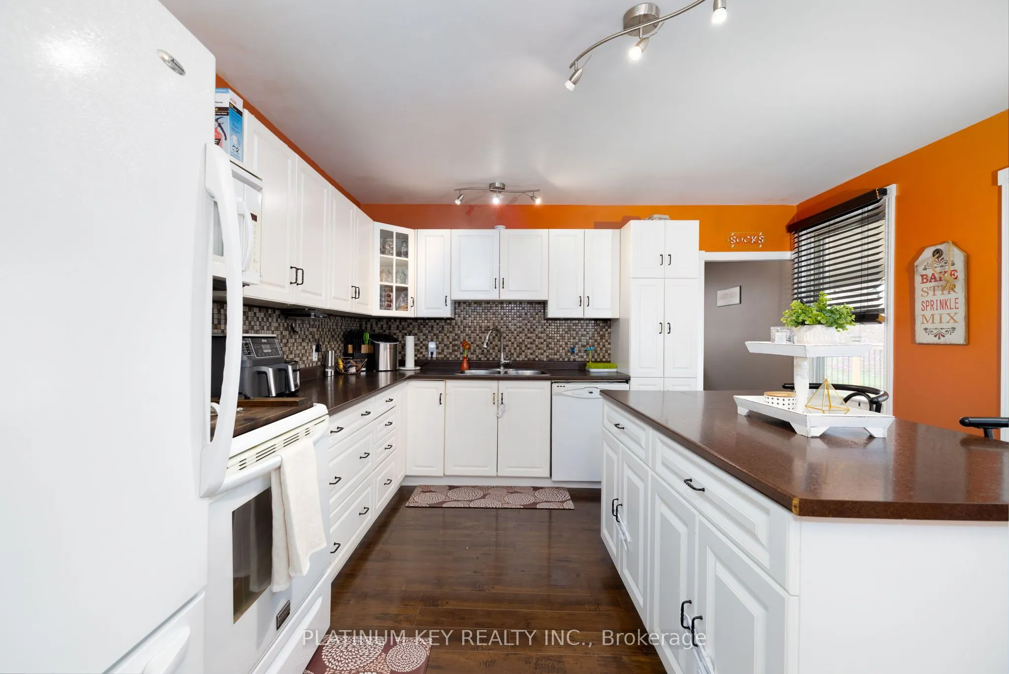 10 Smith Street, Lambton Shores, ON N0M 1B0