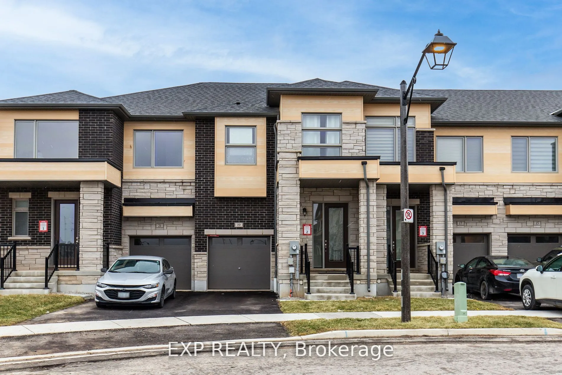19 Molnar Crescent, Brantford, ON N3T 0X3