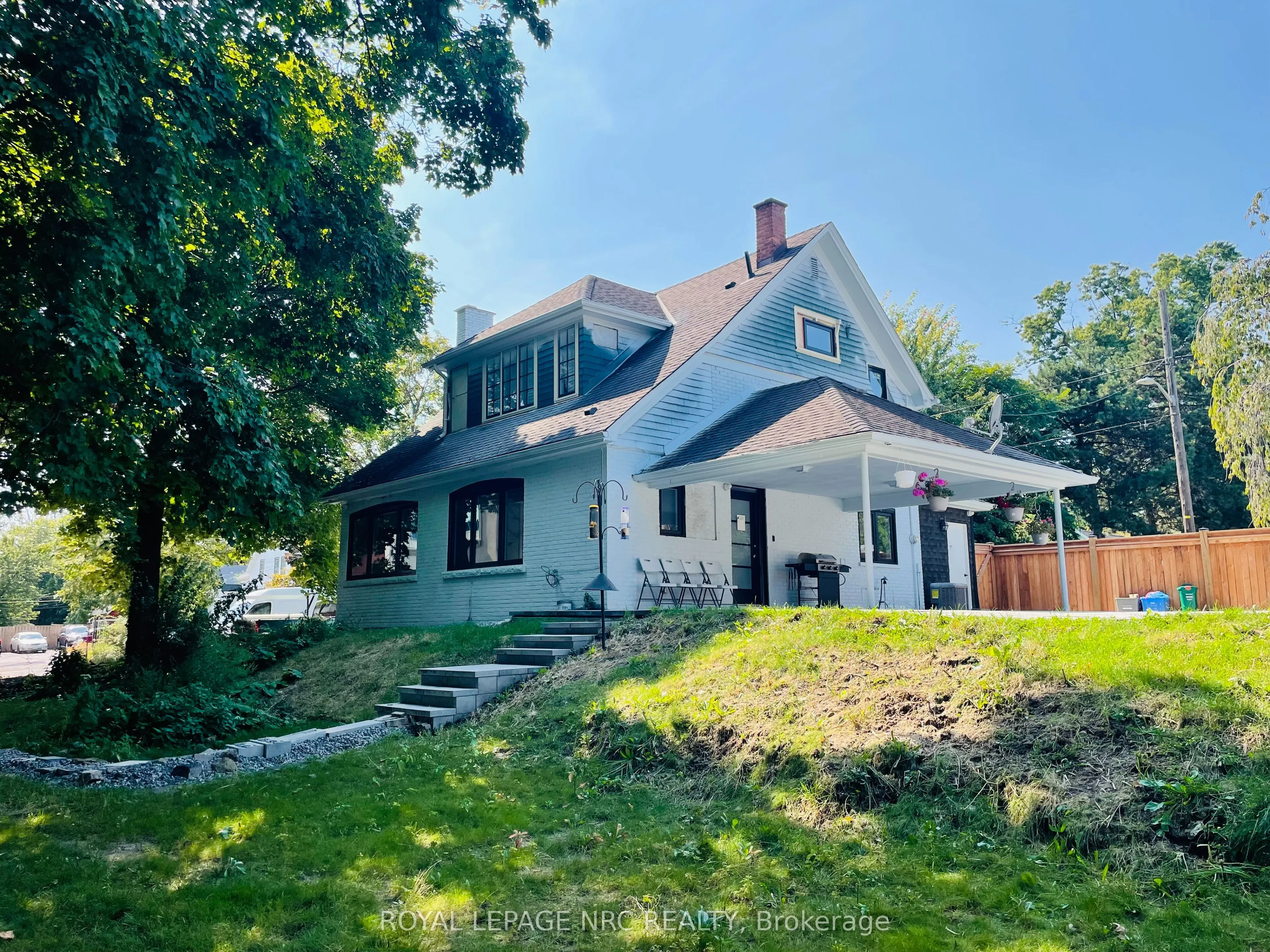 5341 River Road, Niagara Falls, ON L2E 3G9