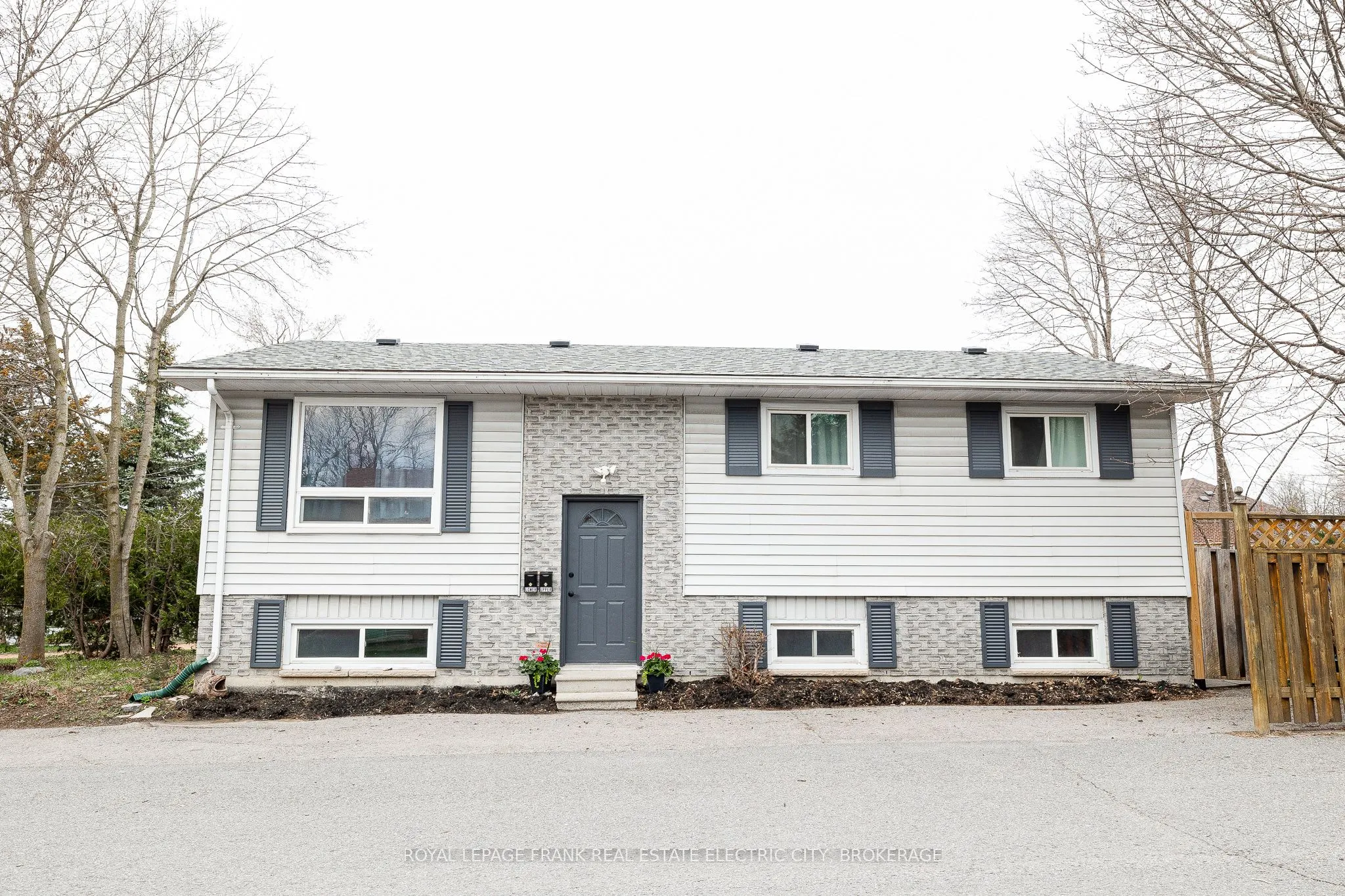 746 Chemong Road, Peterborough North, ON K9H 5Y9