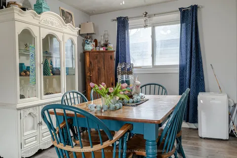 746 Chemong Road, Peterborough North, ON K9H 5Y9