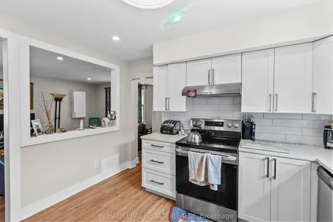 17 Prestwick Avenue, St. Catharines, ON L2P 2E5