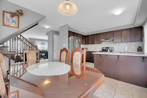 2 England Terrace, Hamilton, ON L8J 0G4
