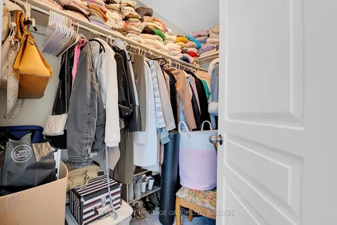 2 England Terrace, Hamilton, ON L8J 0G4