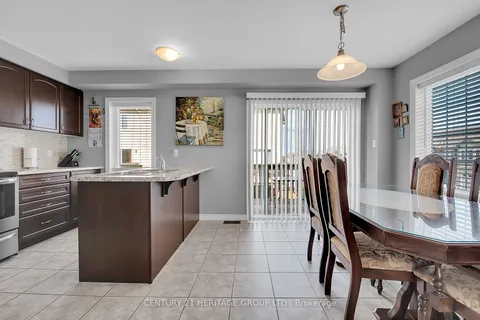 2 England Terrace, Hamilton, ON L8J 0G4