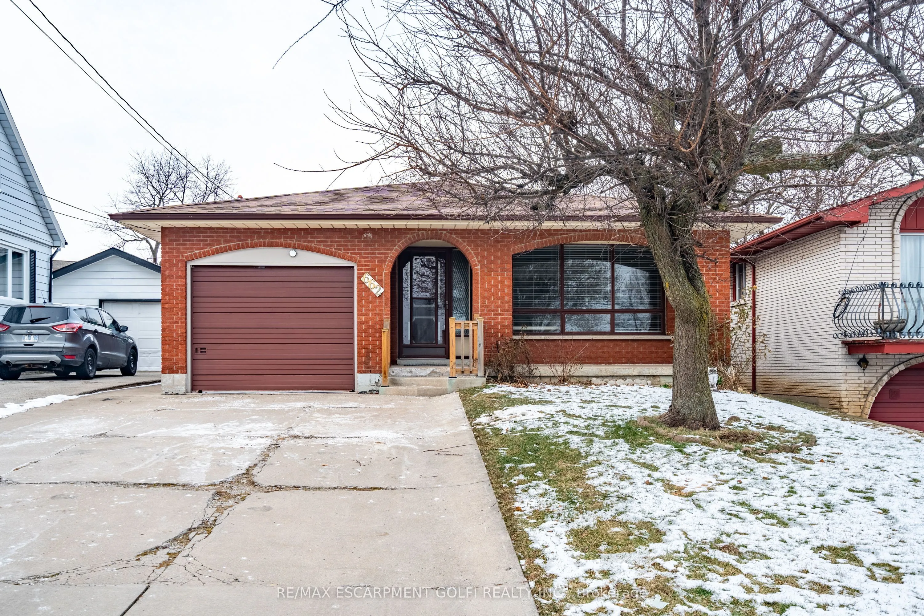 662 West 5th Street, Hamilton, ON L9C 3R2