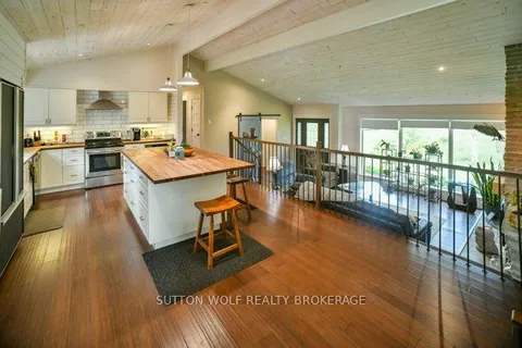 1471 Longwoods Road, Southwest Middlesex, ON N0L 2N0