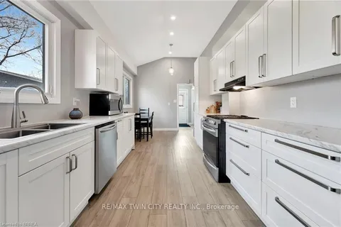 1 Old Onondaga Road, Brantford, ON N3T 5L9
