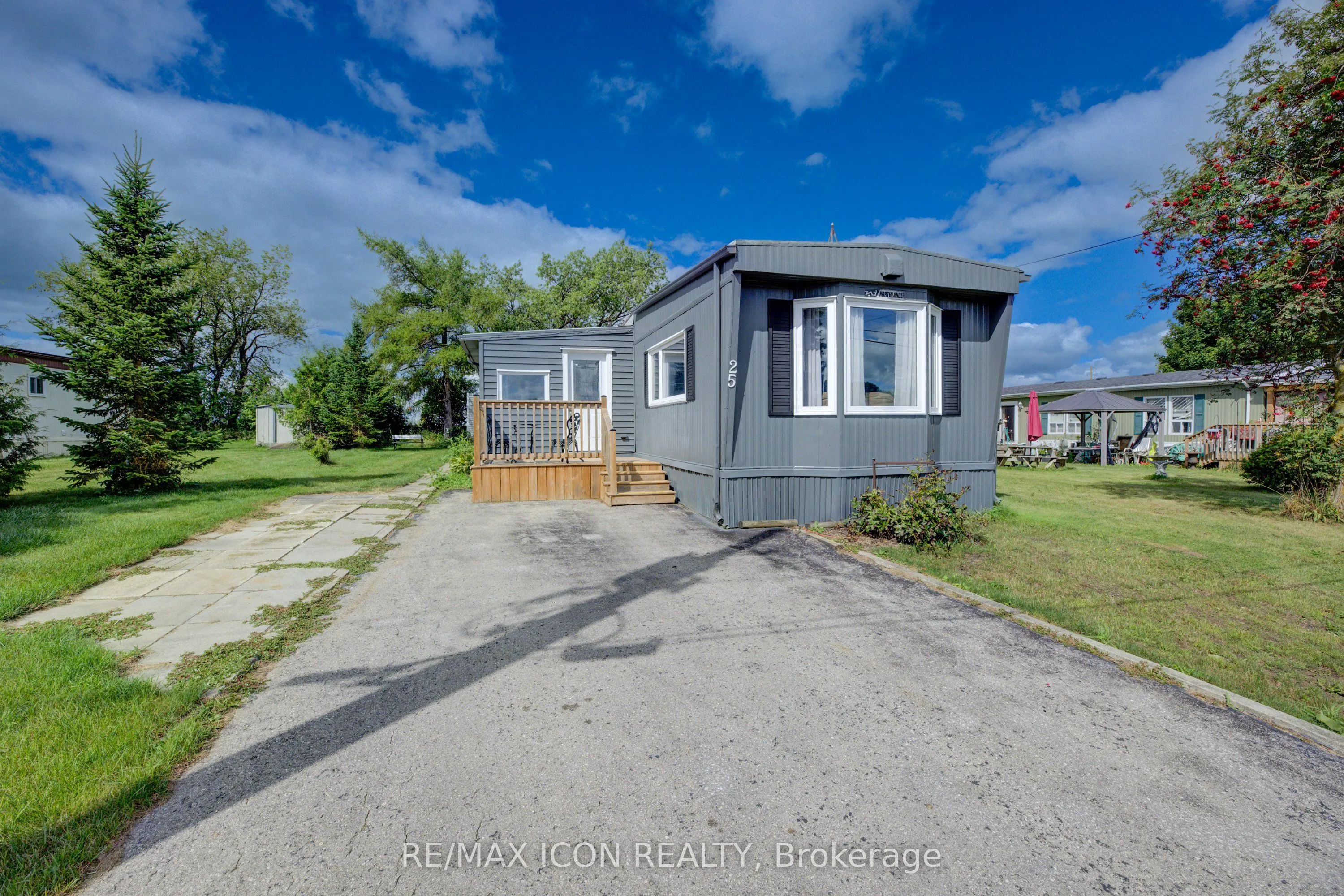 25 Grand Vista Crescent, Wellington North, ON N0G 2L0
