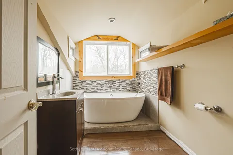 1680 Old Brock Street, Norfolk, ON N0E 1W0