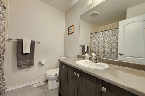 04 Vaughn Drive, Thorold, ON L3B 0G7