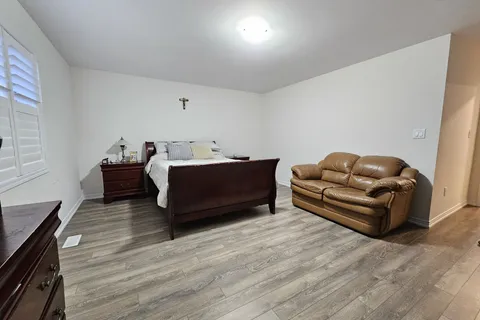 04 Vaughn Drive, Thorold, ON L3B 0G7