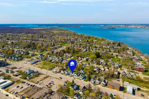30 Dufferin Street, Fort Erie, ON L2A 2T5