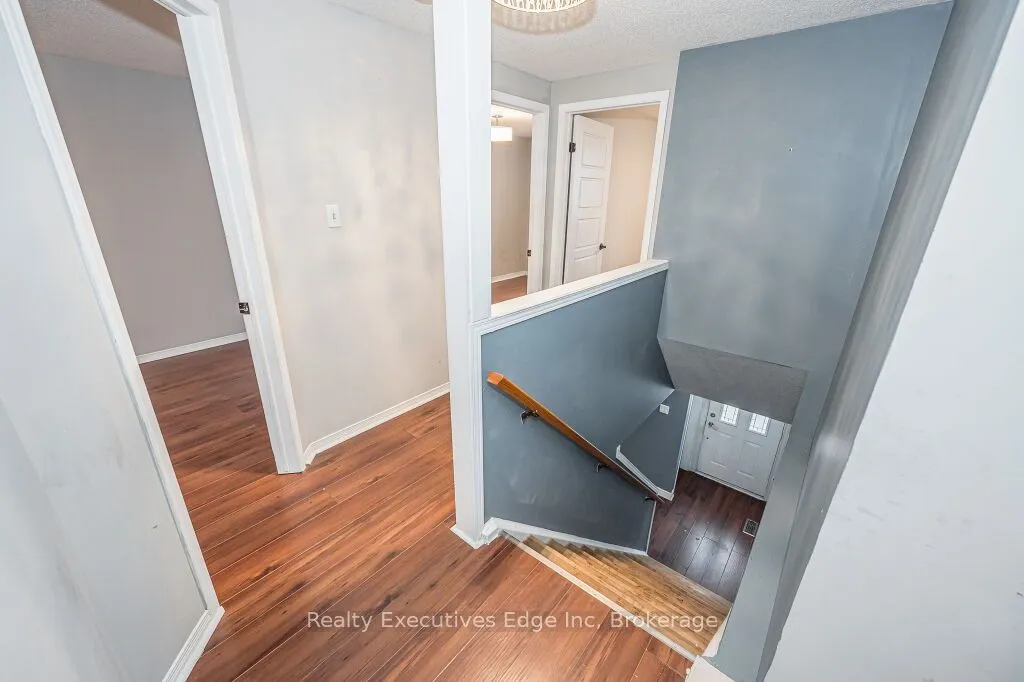 5 Troy Crescent, Guelph, ON N1E 6W7