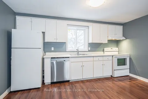 5 Troy Crescent, Guelph, ON N1E 6W7