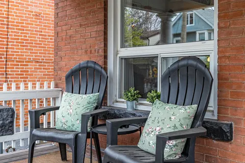 208 Balmoral Avenue, Hamilton, ON L8L 7S2