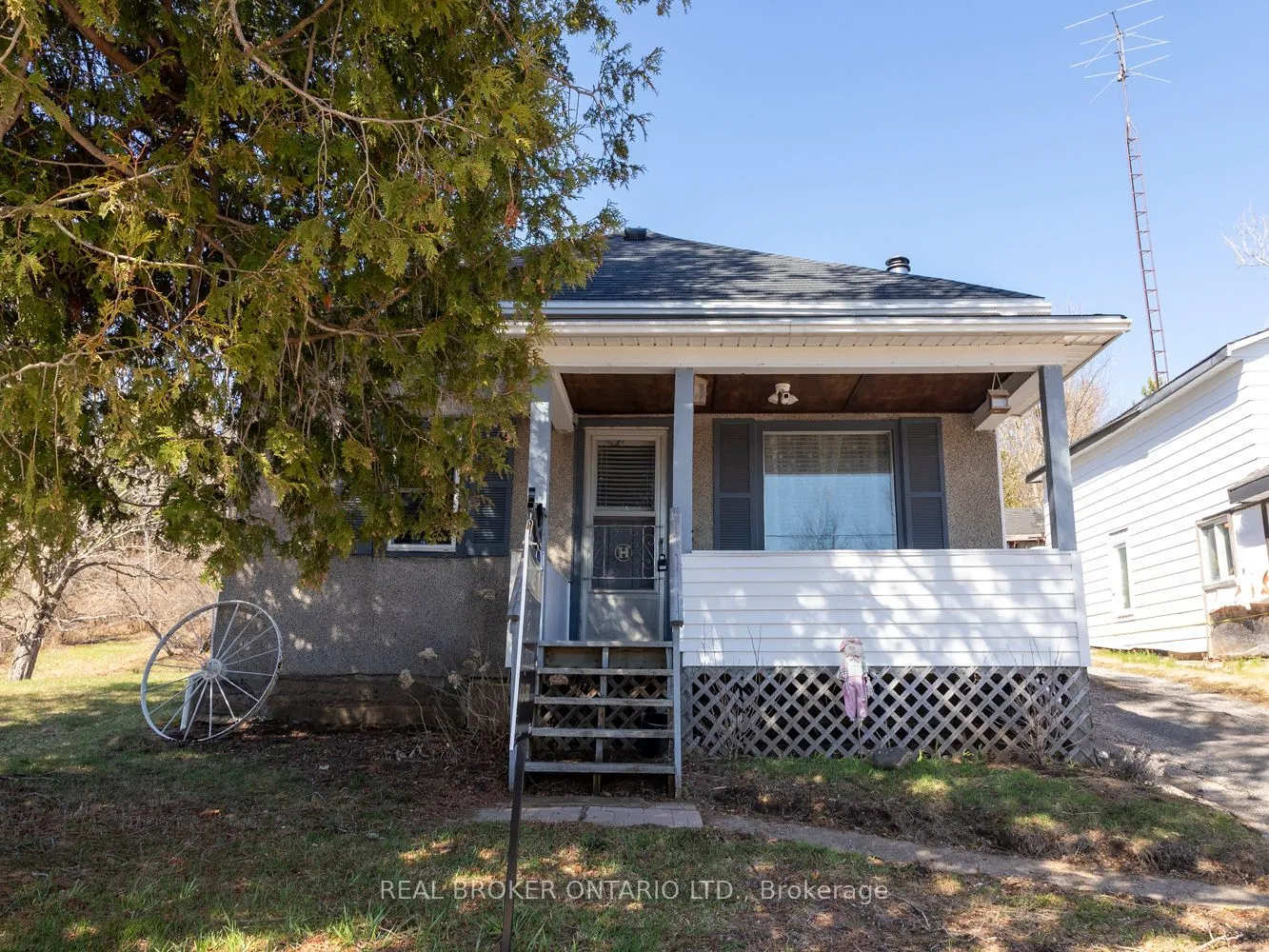 79 & 85 BRIDGE Street, Addington Highlands, ON K0H 1L0