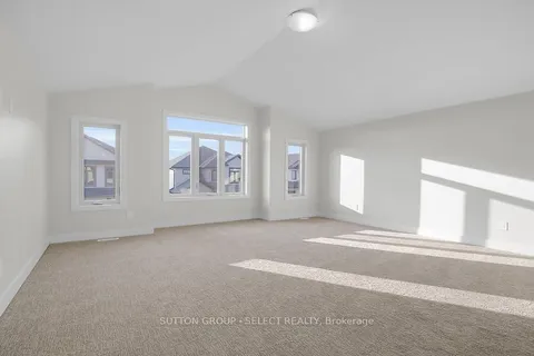 7966 FALLON Drive, Lucan Biddulph, ON N0M 1V0