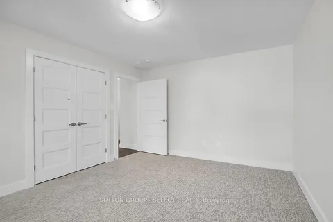 7966 FALLON Drive, Lucan Biddulph, ON N0M 1V0