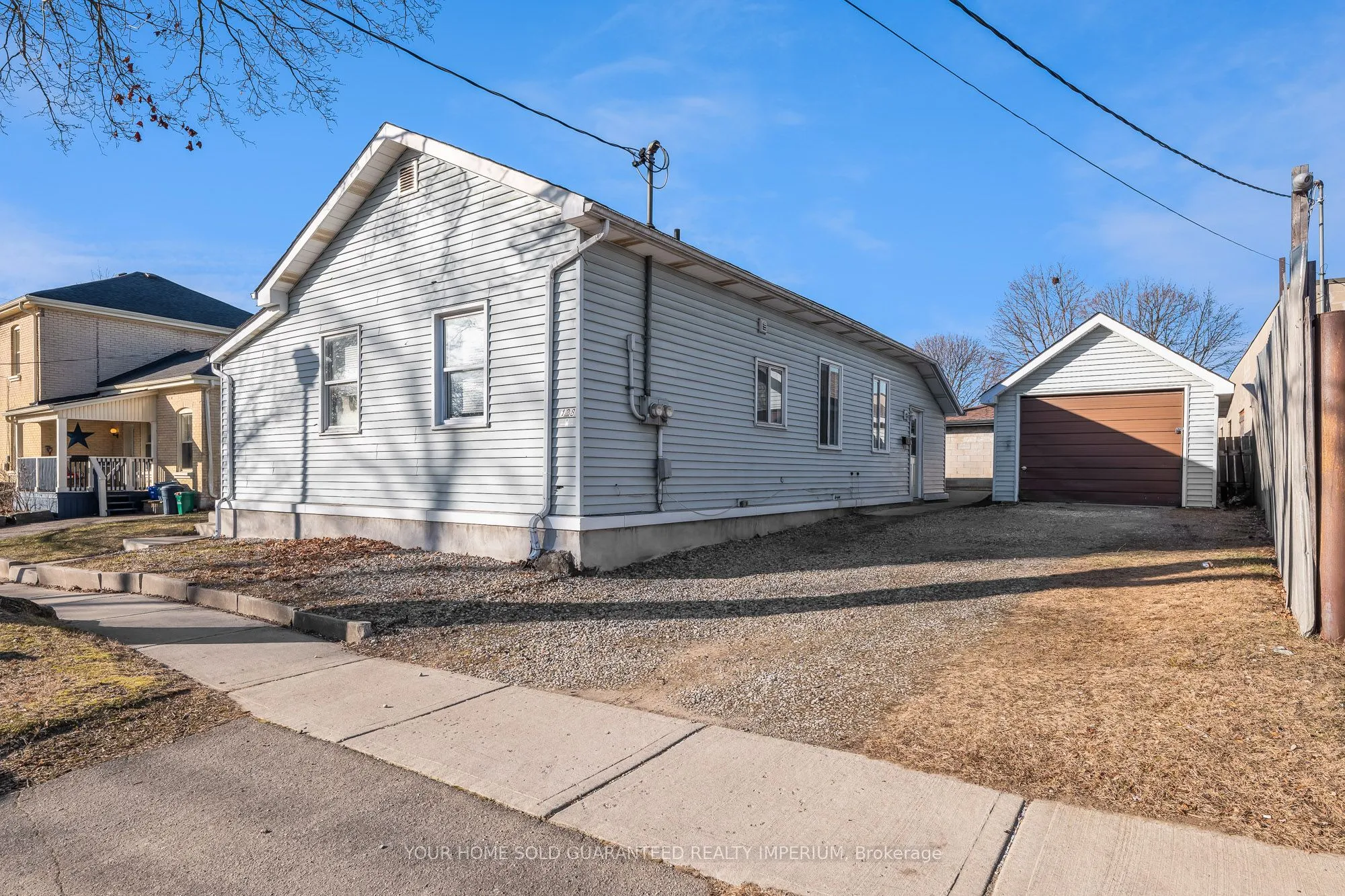 138 Charlotte Street, Brantford, ON N3T 2X8