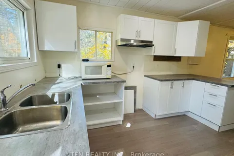 1080 Four Seasons Road, Gravenhurst, ON P0E 1N0
