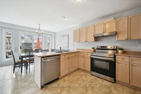 574 Windjammer Way, Waterloo, ON N2K 3Z5