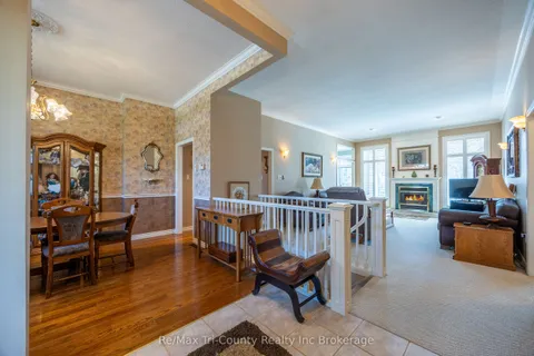 11 Woodside Drive, Tillsonburg, ON N4G 5P9