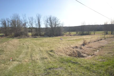 00 River Road, ON K7V 3Z8