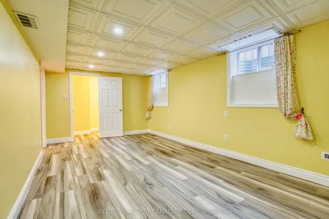 97 McTaggart Court, London North, ON N5X 3L9